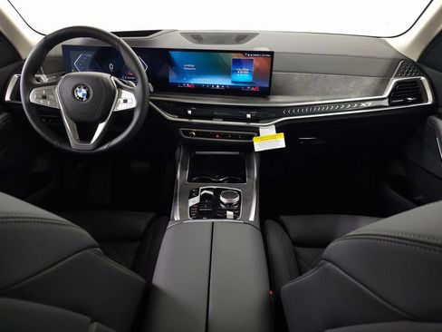 Used 2026 BMW X7 xDrive40i image 16