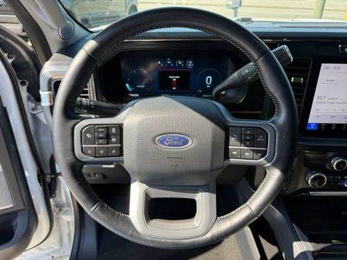 Used 2024 Ford F250 Lariat w/ Lariat Ultimate Package AWD/4WD image 18