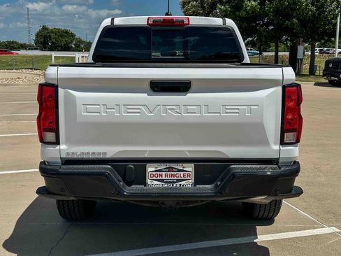 Used 2025 Chevrolet Colorado W/T RWD image 4