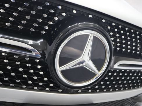 Used 2020 Mercedes-Benz GLE 350 4MATIC w/ AMG Line Exterior image 34