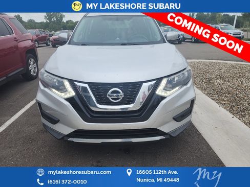 Used 2017 Nissan Rogue S AWD/4WD image 2