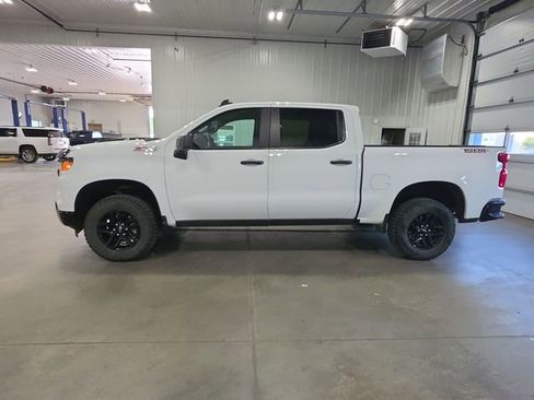 Used 2024 Chevrolet Silverado 1500 Custom Trail Boss AWD/4WD image 5