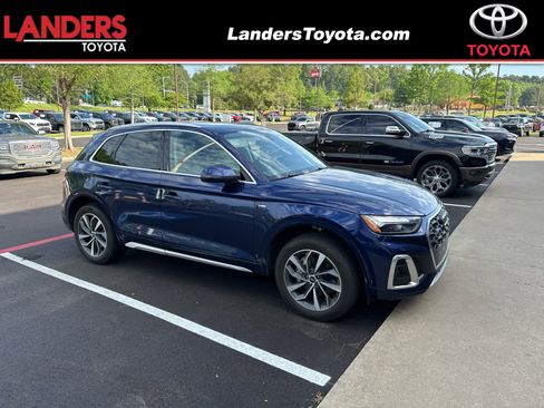 Used 2023 Audi Q5 2.0T Premium w/ Convenience Package AWD/4WD image 1