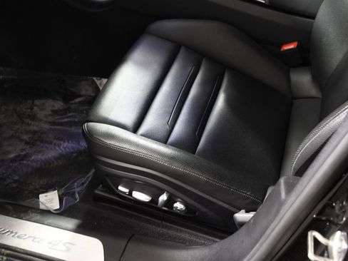 Used 2020 Porsche Panamera 4S image 16