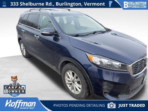 Used 2019 Kia Sorento AWD w/ LX Convenience Package image 1