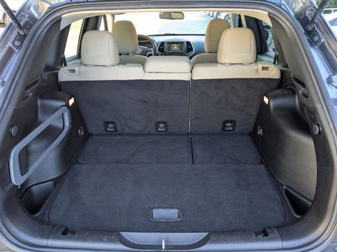 Used 2015 Jeep Cherokee Latitude image 6