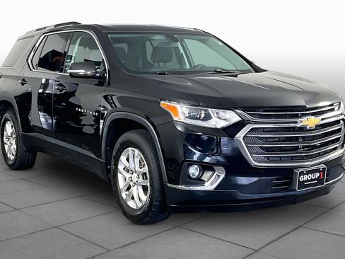 Used 2018 Chevrolet Traverse LT FWD image 3