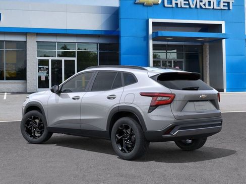 New 2026 Chevrolet Trax LT image 3