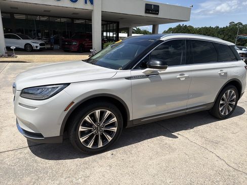 Used 2022 Lincoln Corsair Reserve w/ Equipment Group 201A FWD image 2