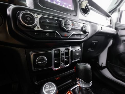 Used 2022 Jeep Wrangler Unlimited Sport image 24