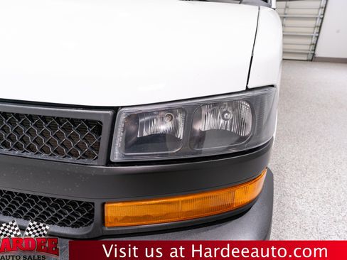 Used 2024 Chevrolet Express 2500 w/ Driver Convenience Package RWD image 8