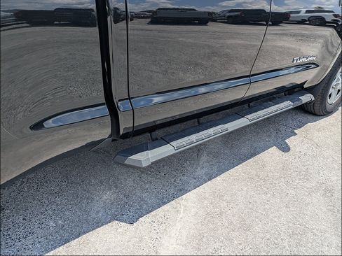 Used 2019 Toyota Tundra SR5 w/ SR5 Upgrade Package AWD/4WD image 13