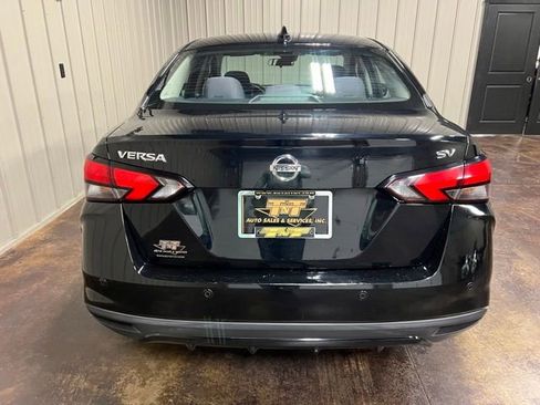 Used 2021 Nissan Versa SV image 9
