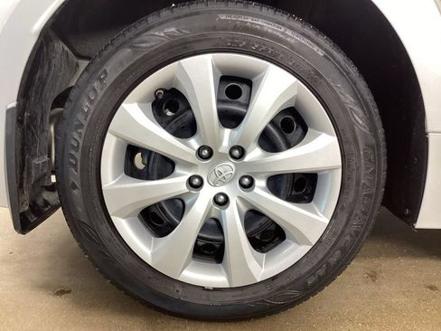 Used 2023 Toyota Corolla LE FWD image 37
