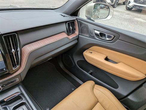 Certified 2023 Volvo XC60 B5 Ultimate image 18