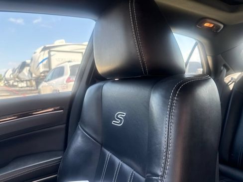 Used 2023 Chrysler 300 S RWD image 14