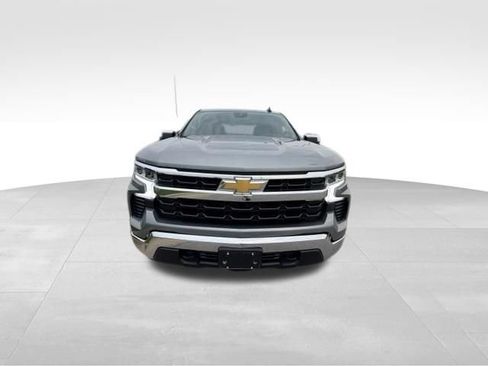 Used 2023 Chevrolet Silverado 1500 LT w/ Leather Package AWD/4WD image 3