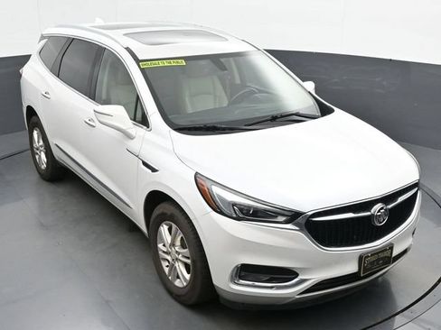 Used 2018 Buick Enclave Essence w/ Trailering Package FWD image 18