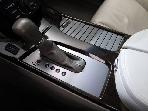 Used 2010 Acura MDX w/ Technology & Entertainment image 25