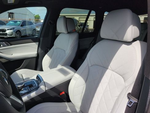 New 2026 BMW X5 xDrive40i w/ M Sport Package image 17