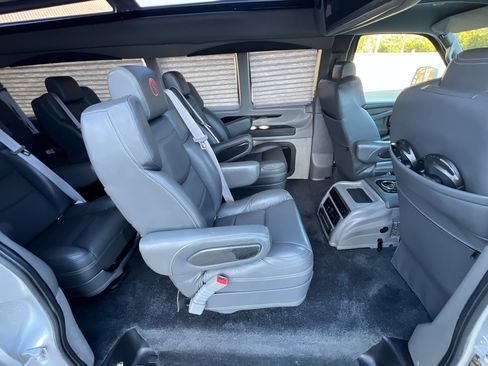 Used 2023 Chevrolet Express 2500 Extended image 40