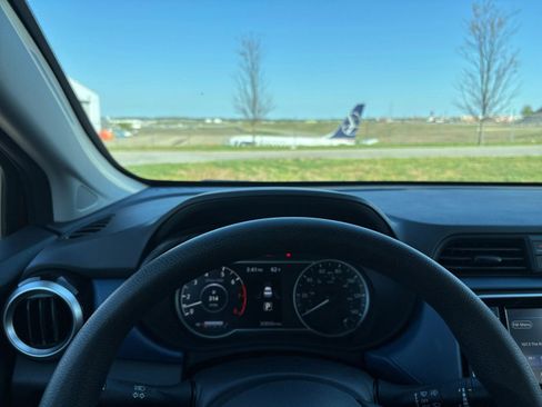 Used 2025 Nissan Versa SV image 32