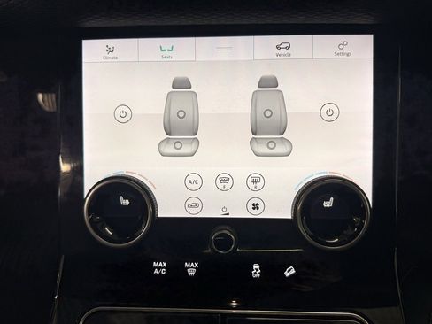 Used 2020 Land Rover Range Rover Velar R-Dynamic S image 39