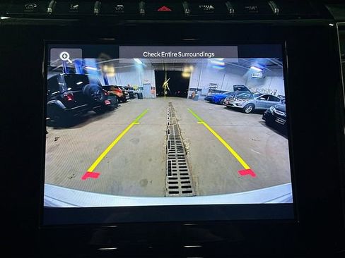 Used 2024 Jeep Grand Cherokee Altitude image 14