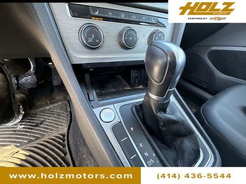 Used 2016 Volkswagen Golf Limited Edition image 16