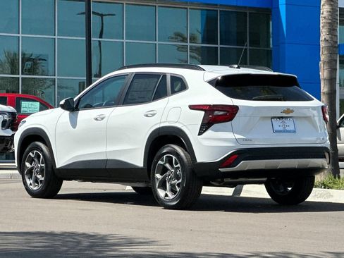New 2026 Chevrolet Trax LT FWD image 6