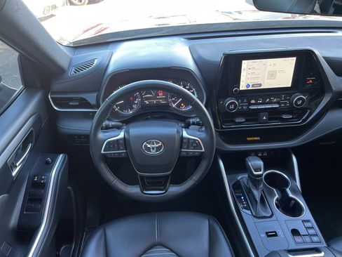 Used 2023 Toyota Highlander XSE image 23