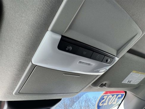 Certified 2025 Nissan Sentra SV image 29