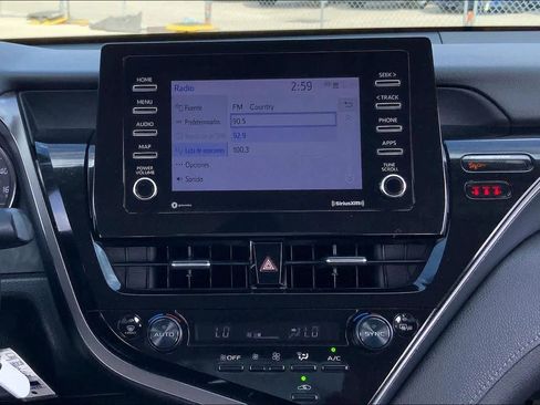 Used 2023 Toyota Camry SE image 7