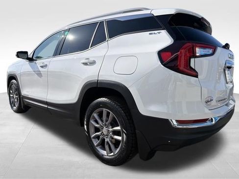 Used 2022 GMC Terrain SLT w/ Tech Package AWD/4WD image 3
