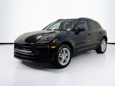 Certified 2025 Porsche Macan image 1