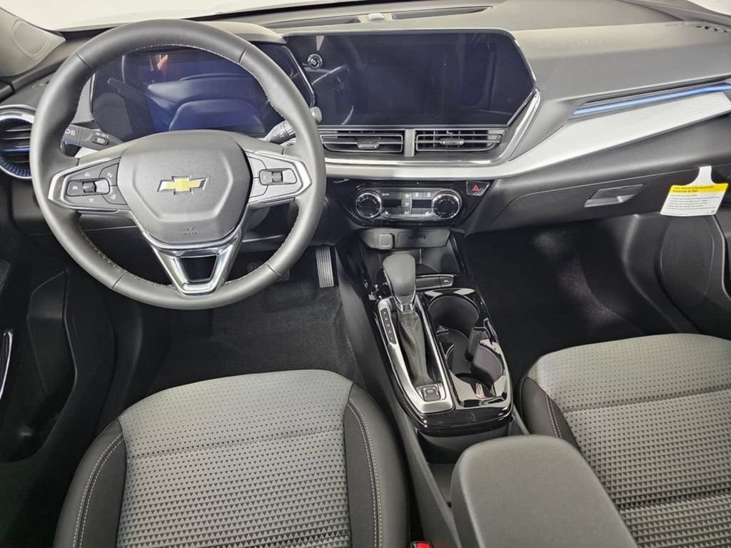 Used 2026 Chevrolet Trax LT w/ LT Convenience Package FWD image 20