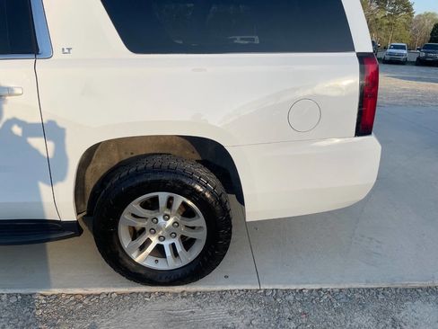 Used 2019 Chevrolet Suburban LT image 22