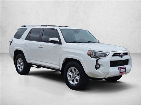 Used 2022 Toyota 4Runner SR5 Premium w/ Moonroof Package RWD image 3