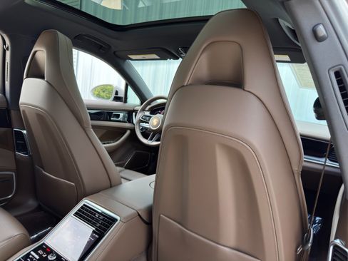 Used 2023 Porsche Panamera 4S image 40