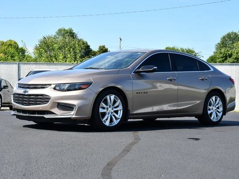 Used 2018 Chevrolet Malibu Hybrid w/ Leather Package FWD image 3