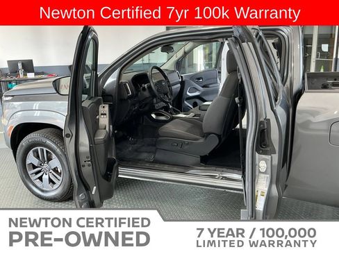 Used 2025 Nissan Frontier SV RWD image 18