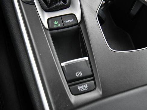 Used 2018 Honda Accord Sport image 27