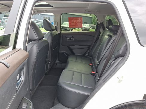 Certified 2023 Nissan Rogue SV w/ SV Premium B Package AWD/4WD image 11