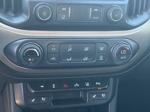 Used 2022 GMC Canyon Denali w/ Denali Black Edition Package AWD/4WD image 15