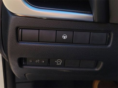 Certified 2023 Nissan Rogue SV image 27