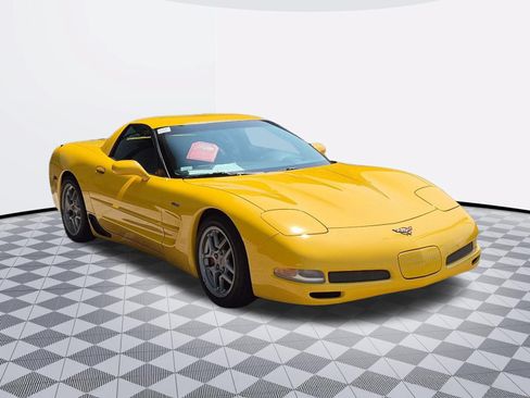 Used 2002 Chevrolet Corvette Z06 w/ Memory Pkg RWD image 2