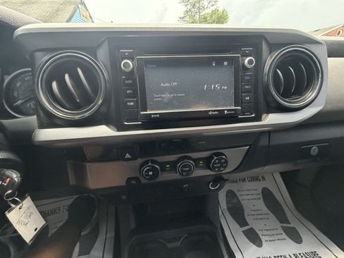 Used 2016 Toyota Tacoma SR5 w/ SR5 Appearance Package (SN) RWD image 17