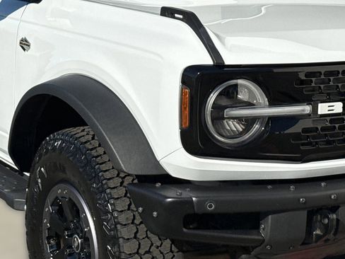 Used 2022 Ford Bronco Wildtrak image 11