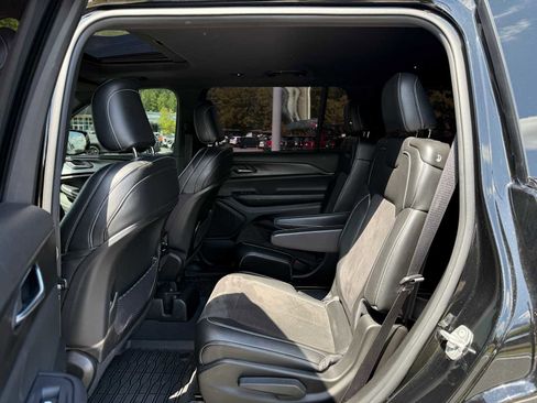Used 2023 Jeep Grand Cherokee L Laredo AWD/4WD image 25