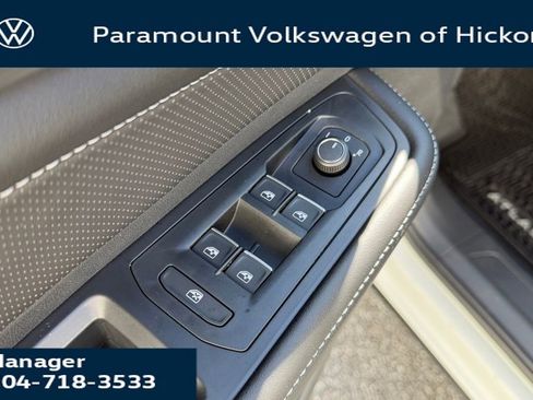 New 2026 Volkswagen Atlas Cross Sport SE AWD/4WD image 6